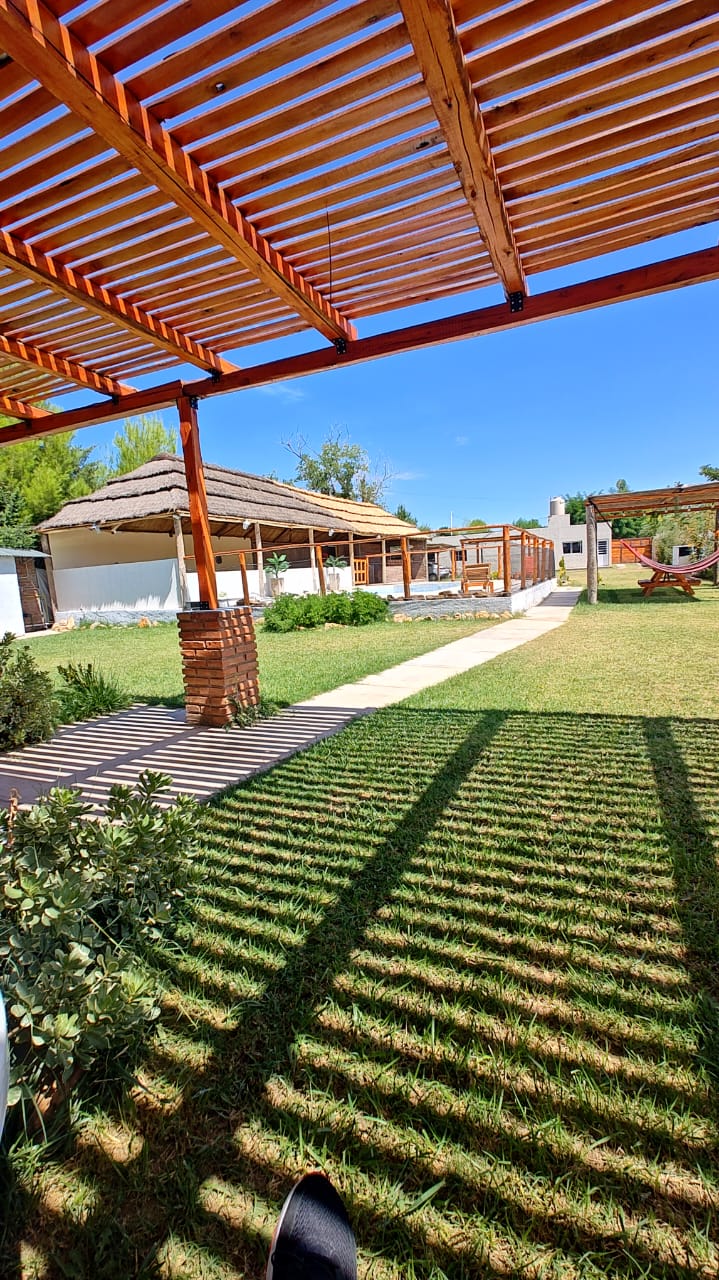 Amplios espacios verdes en Un Rincón de Lourdes, San Rafael